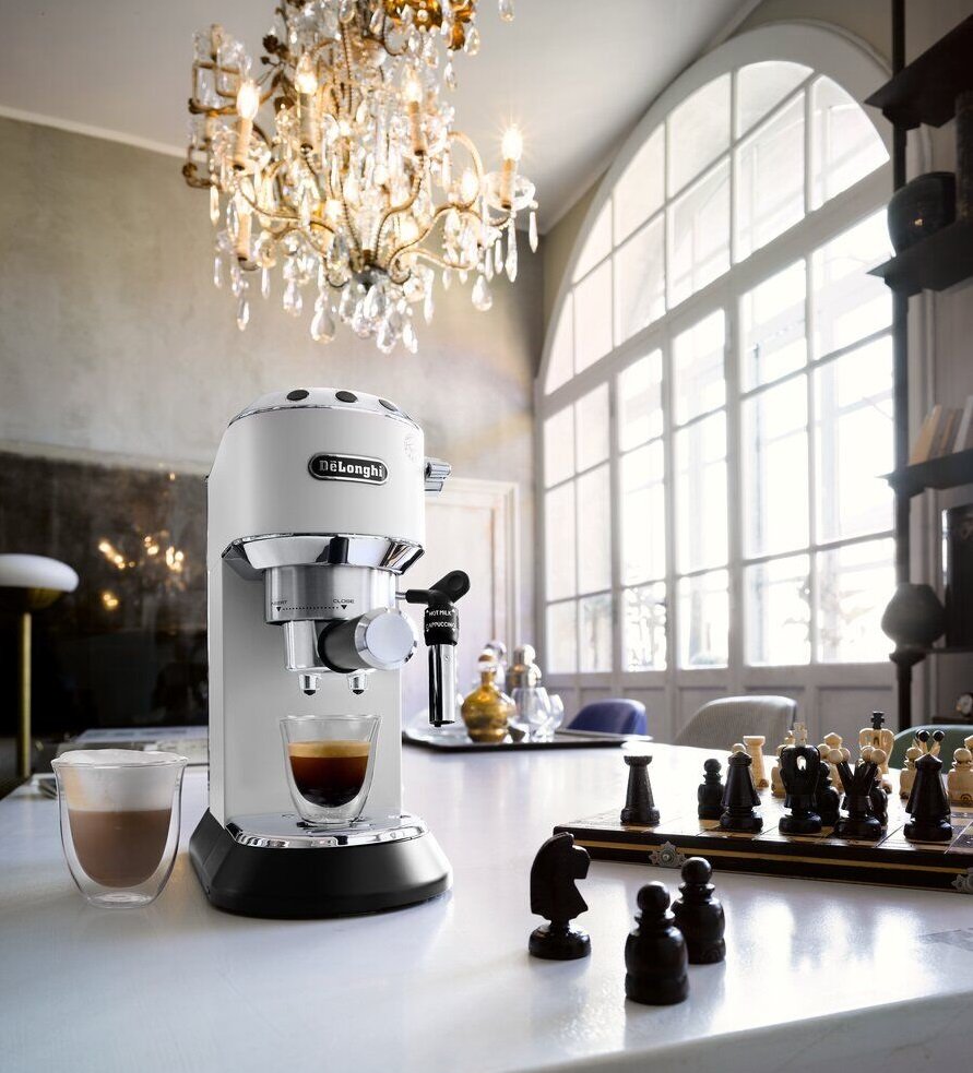 Кофеварка Delonghi dedica EC 685