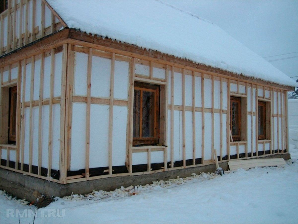 Обшить деревянный дом пенопластом