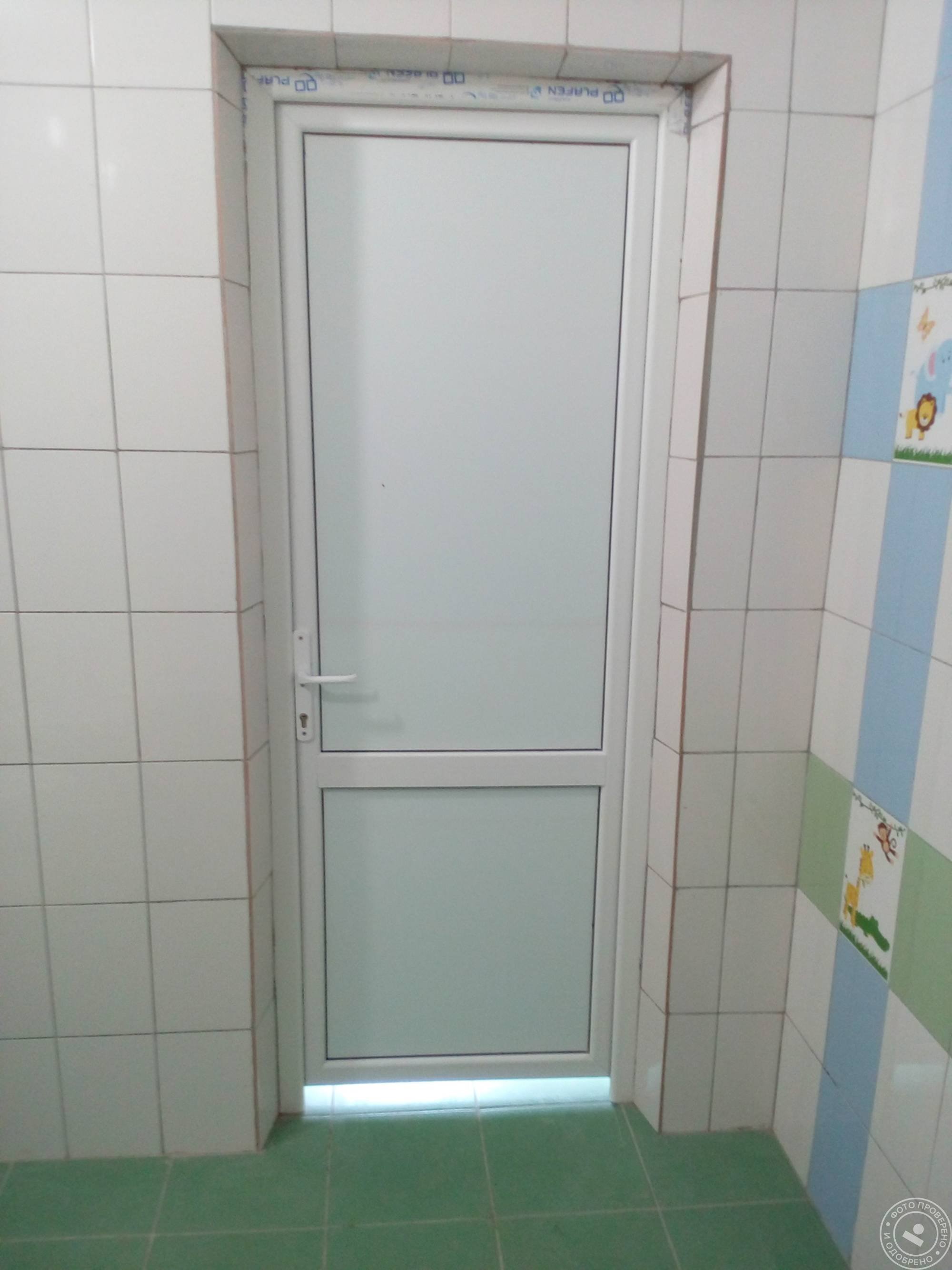 Пластиковые двери туалет ванная
