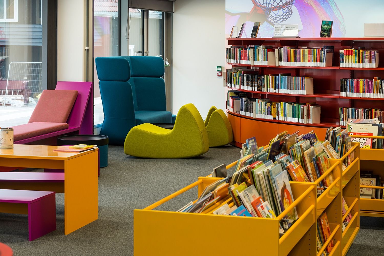 Мебель для читального зала детской библиотеки