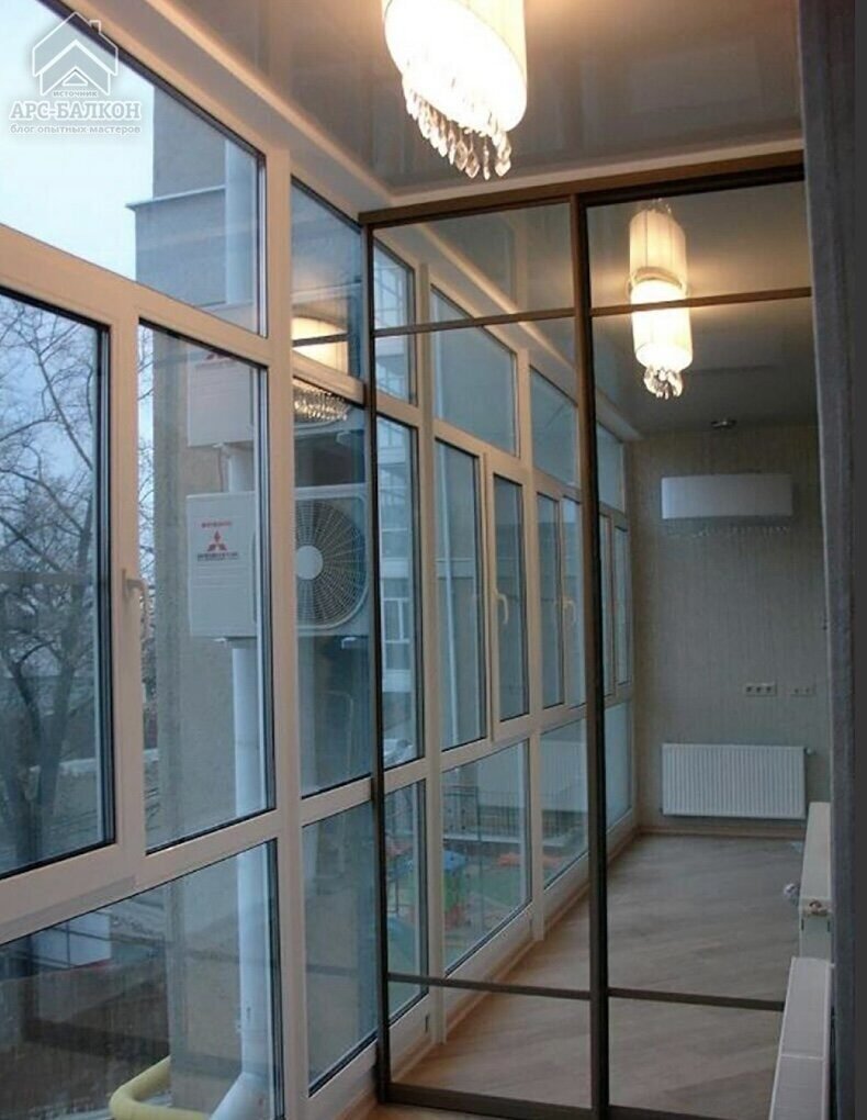 Шкаф на стеклянный балкон