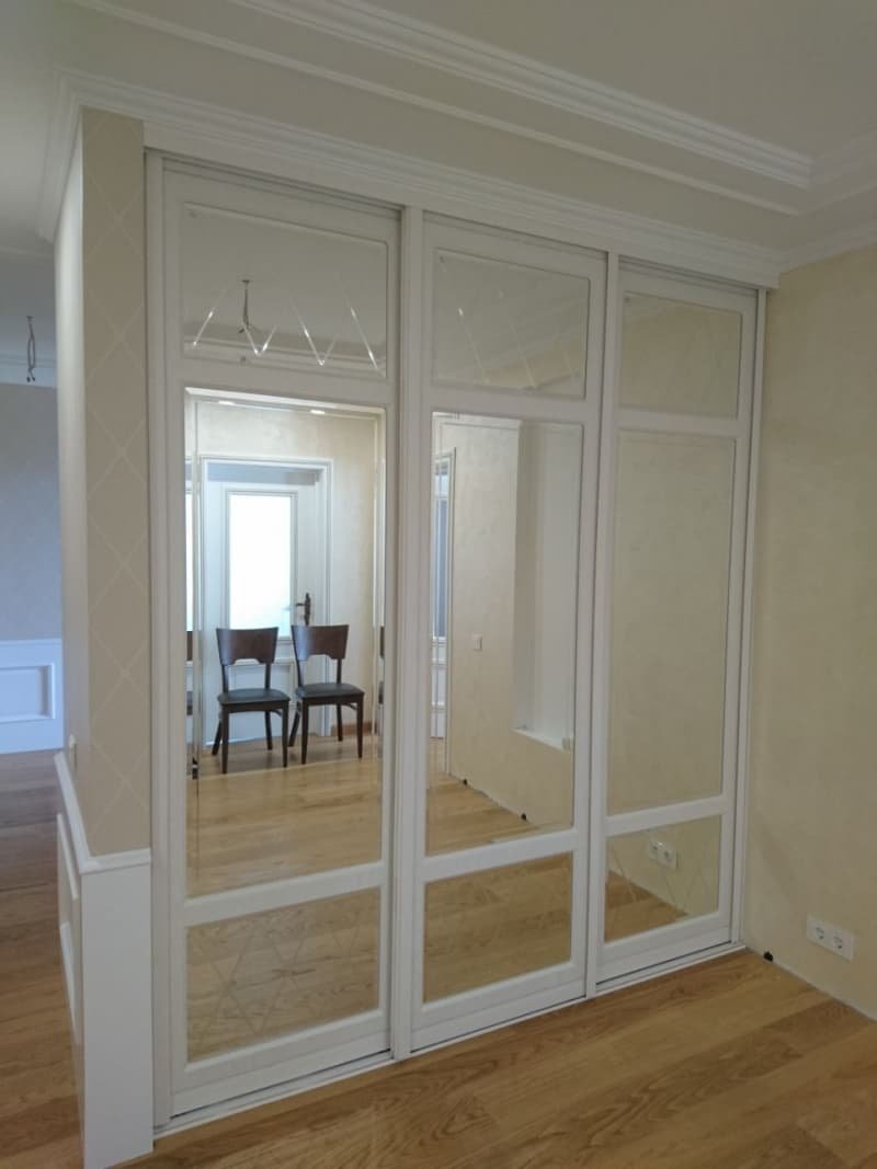 Шкаф купе классика беж120 зеркало