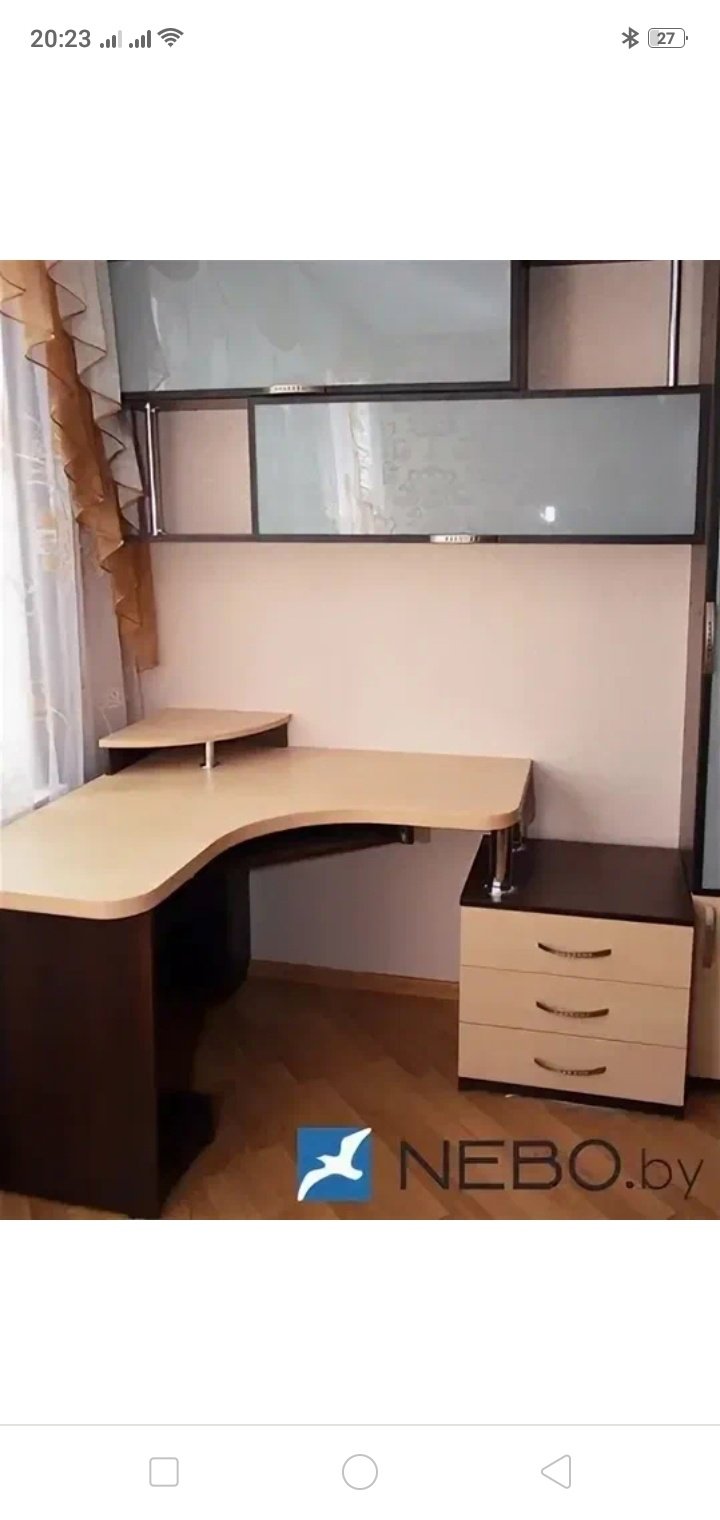 Письменный стол совмещенный с компьютерным столом