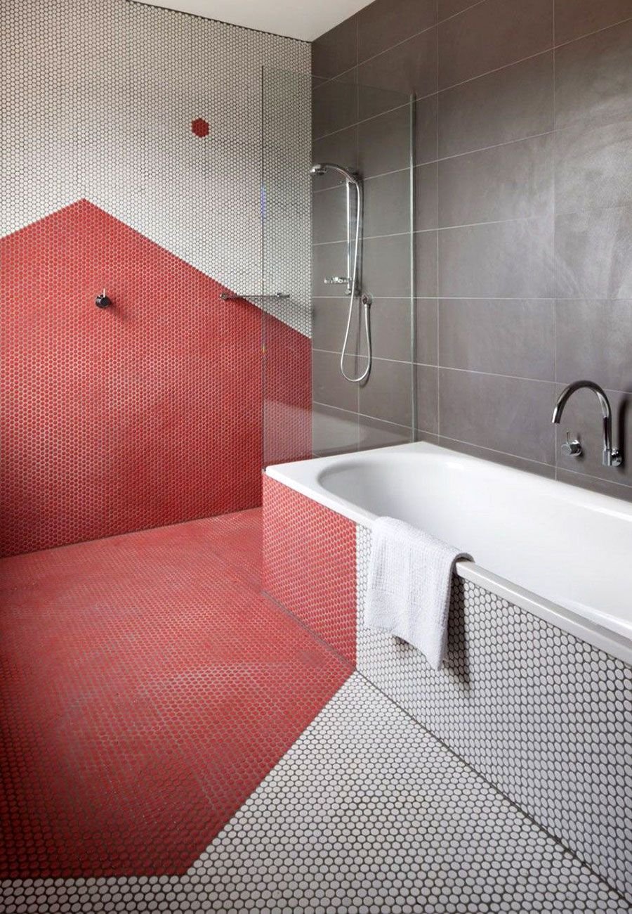 Оригинальная покраска стен в ванной