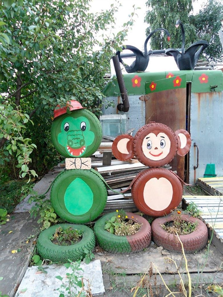 Фигурки из колес для сада