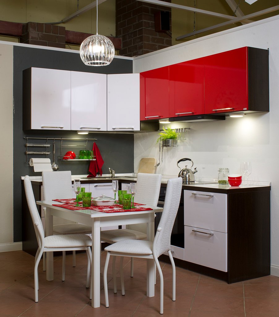 Кухонный мебельный красно белый