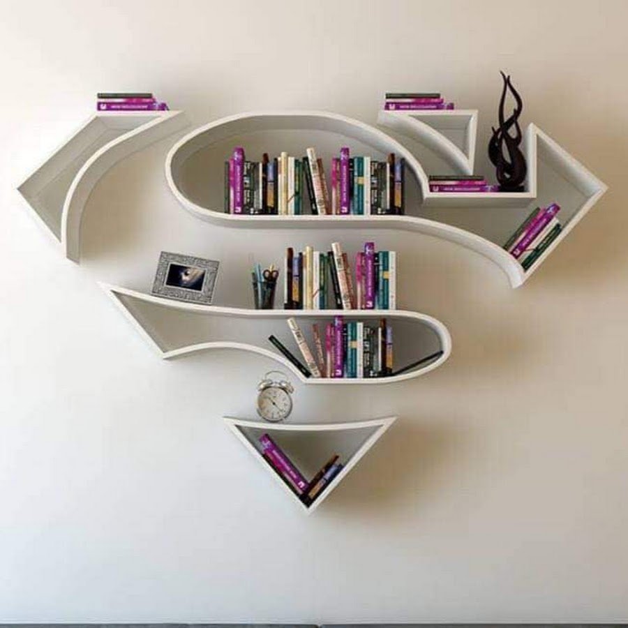 Футуристический книжный стеллаж