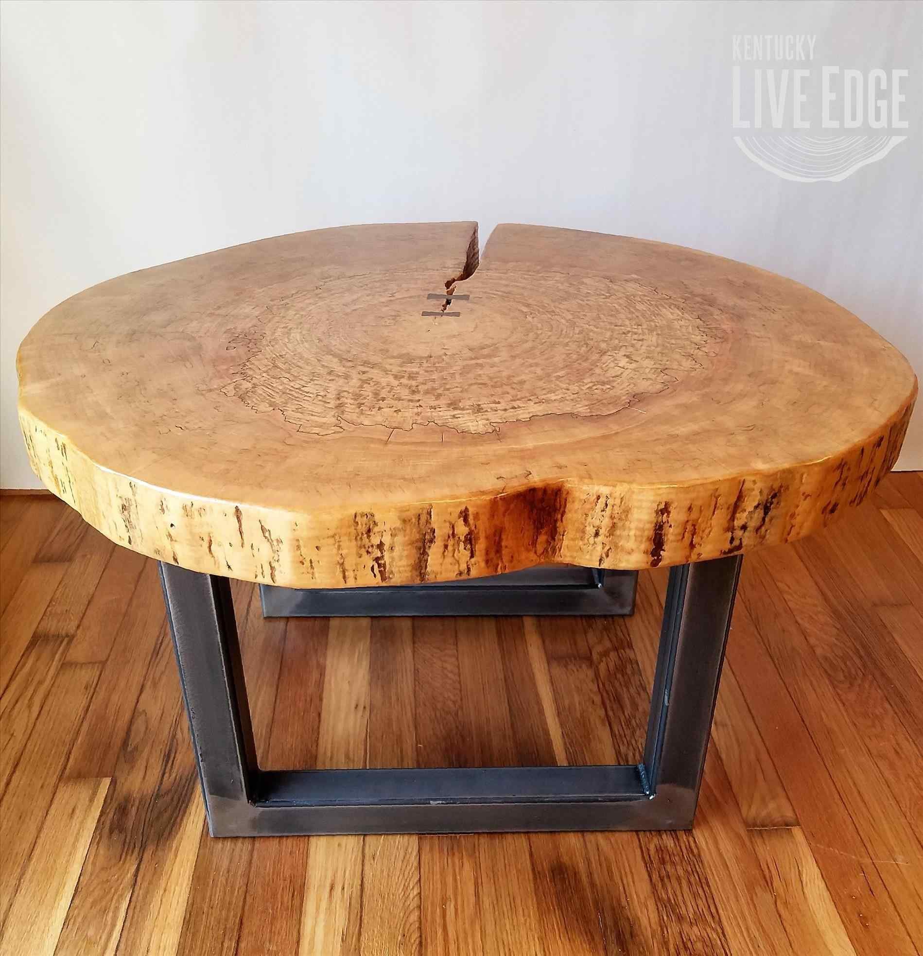 Круглый столик из спила дерева