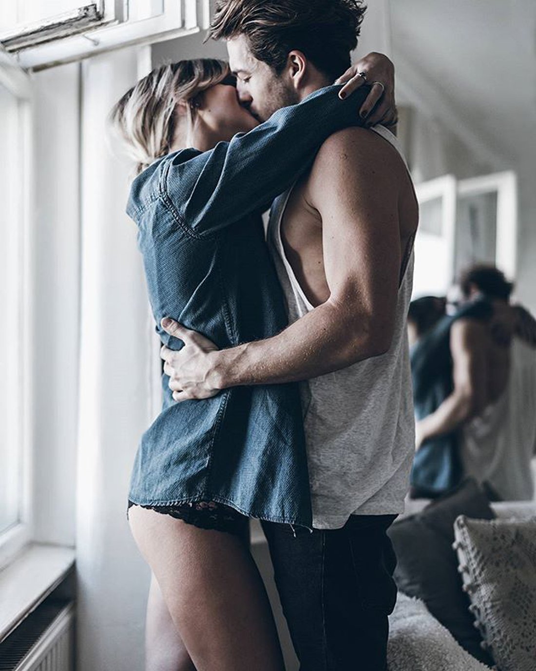 Very Sexy Chest Touching Couples Photos