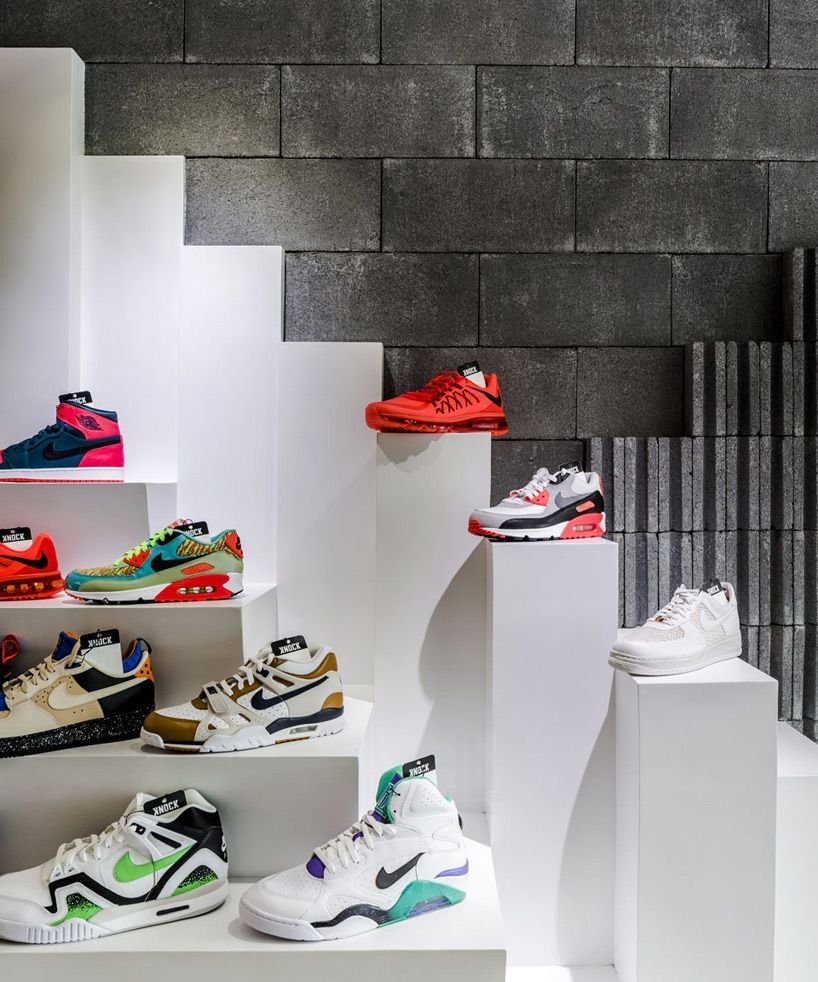 Nike Air Force 1 Pivot point