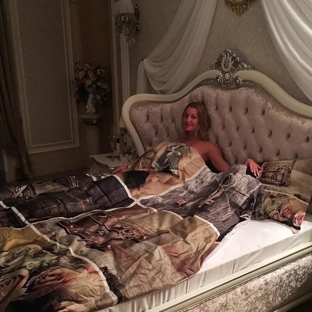 Анастасия Волочкова в постели