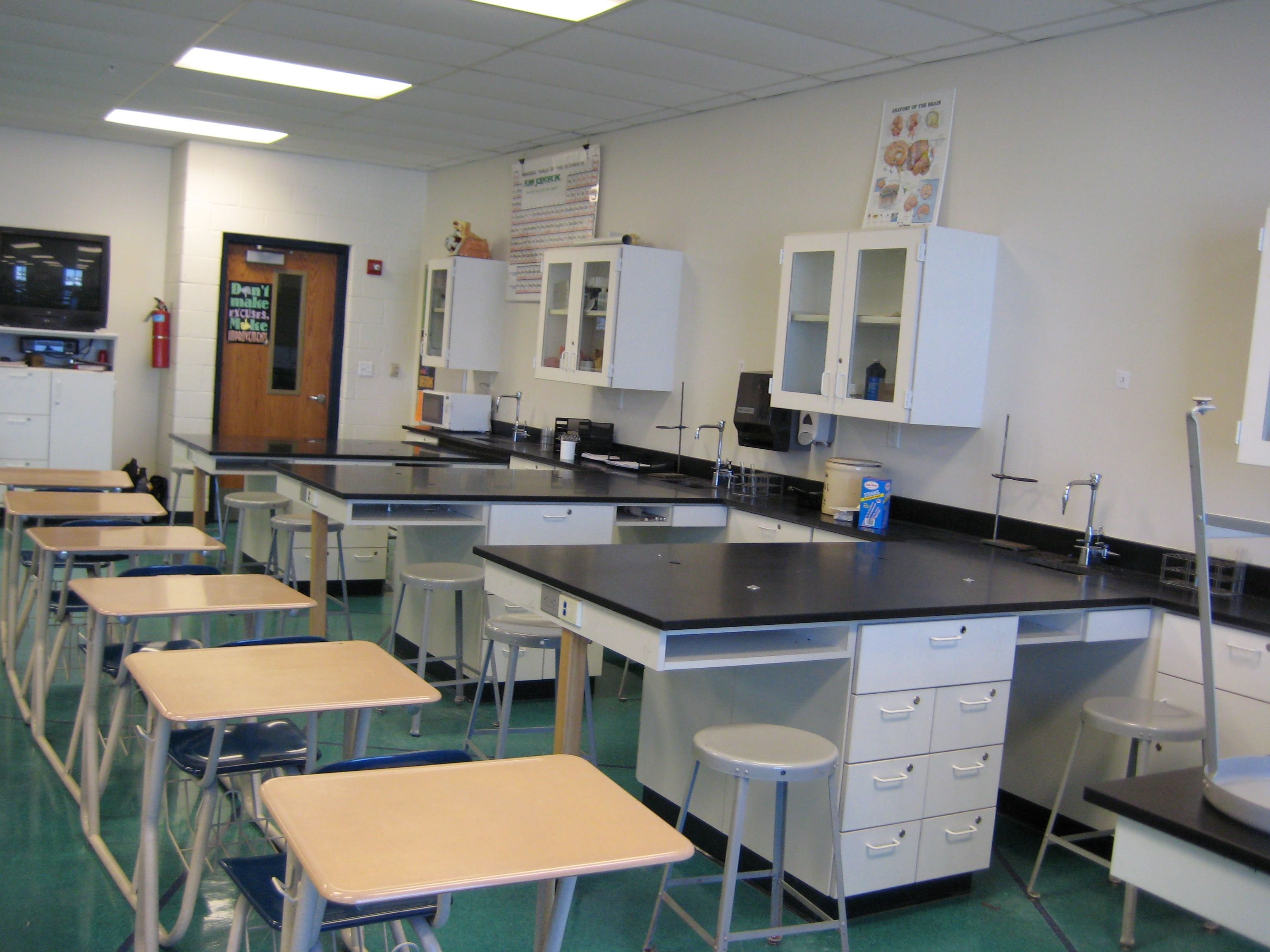 Клас химии. Современный кабинет химии. Кабинет химии в школе. Современный кабинет в школе. Мебель для кабинета химии в школе.