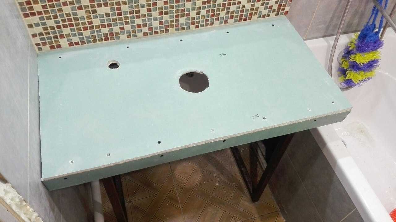 Столешница из гипсокартона в ванной под раковину