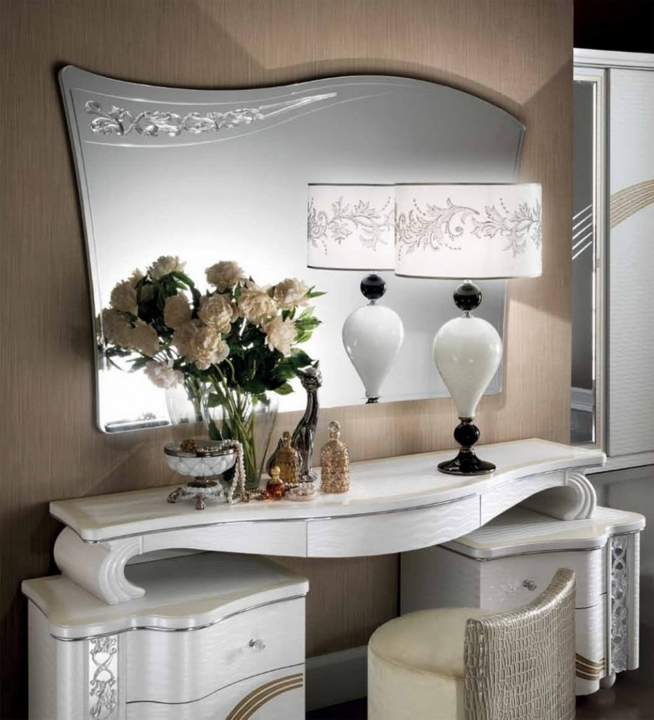 Greca Vanity столик туалетный Versace