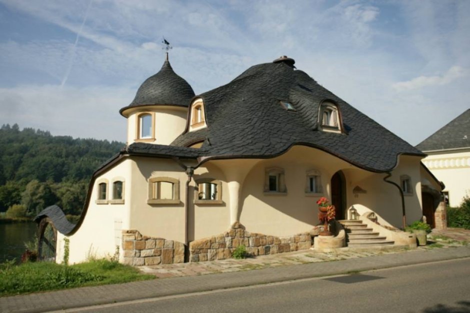 Сказочный домик в городе Целль на реке Мозель, Германия