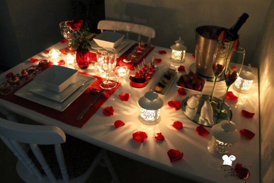 Праздничный стол на день Святого Валентина