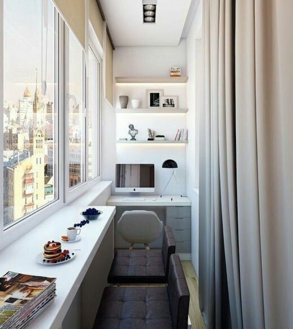 Шкаф на панорамном балконе
