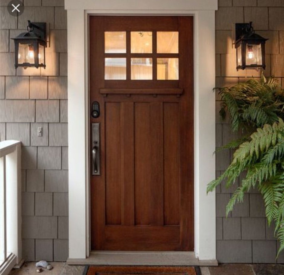 Входная дверь в дом