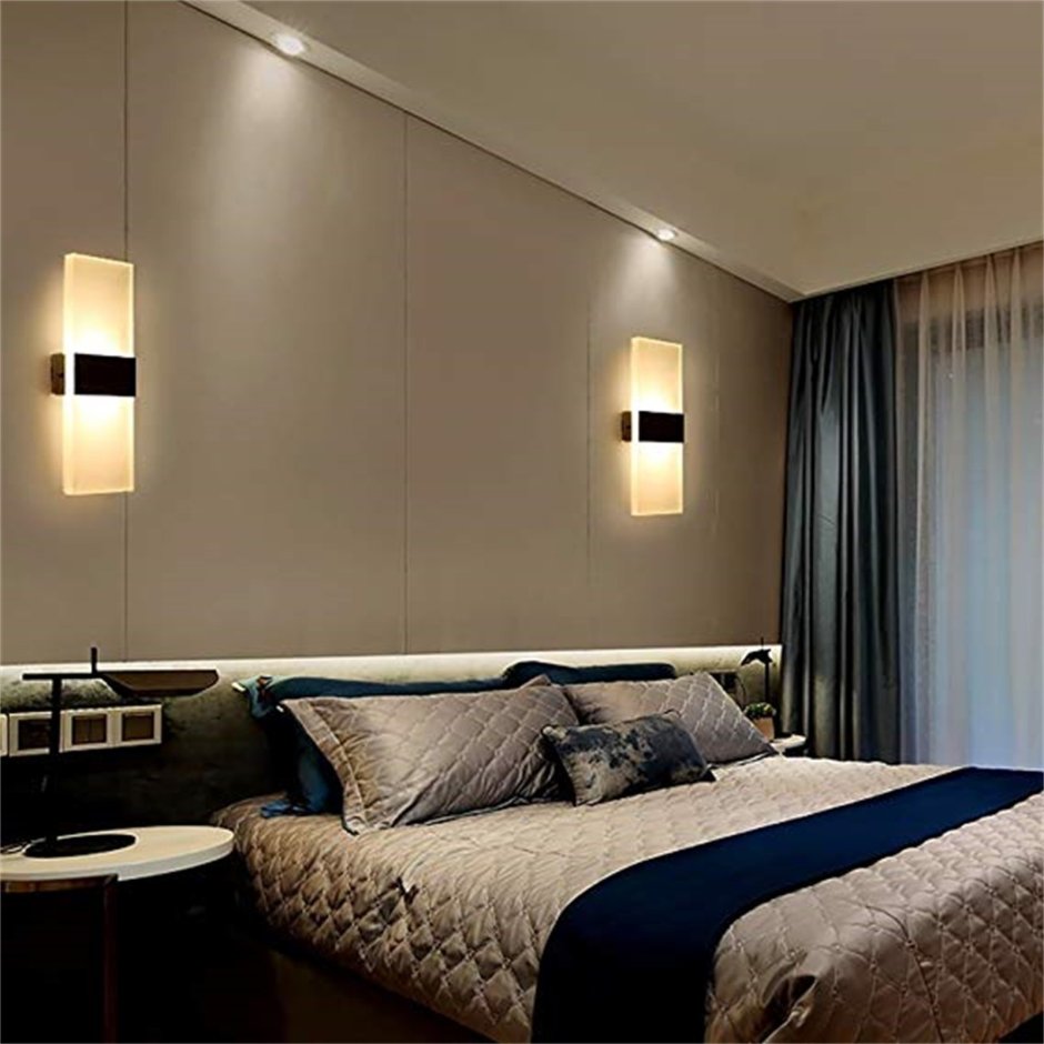 Настенные светильники в интерьере спальни