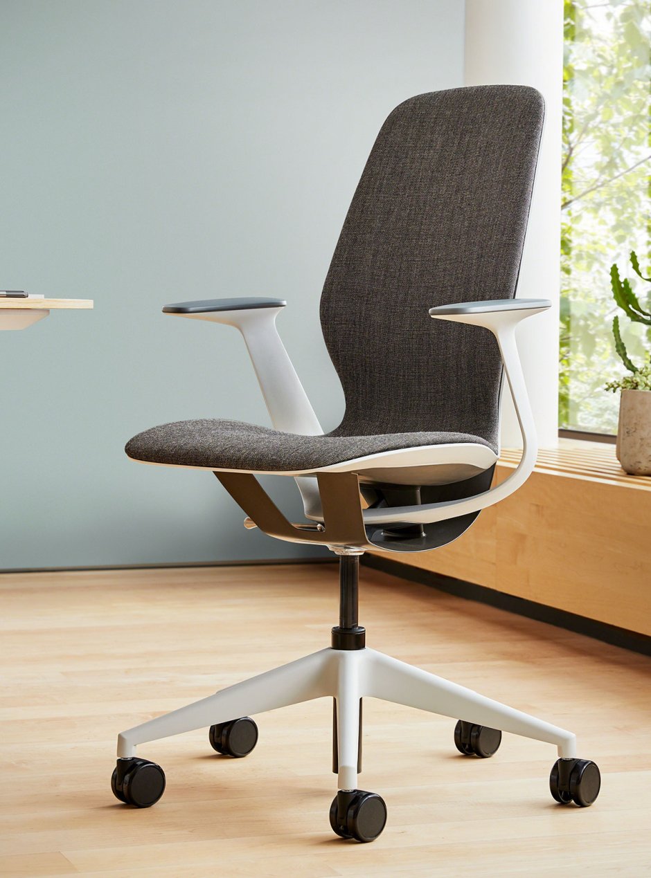 Дизайнерский стул для письменного стола