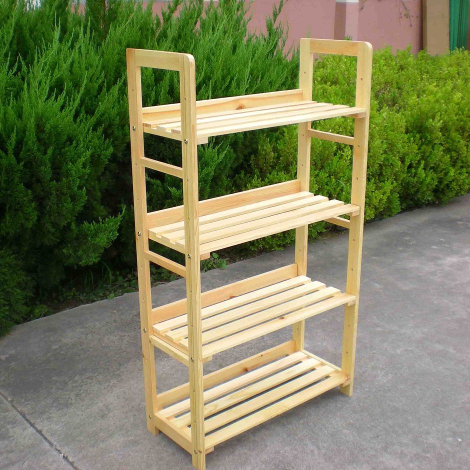 Особенности деревянной четырёхъярусной этажерки с ящиком