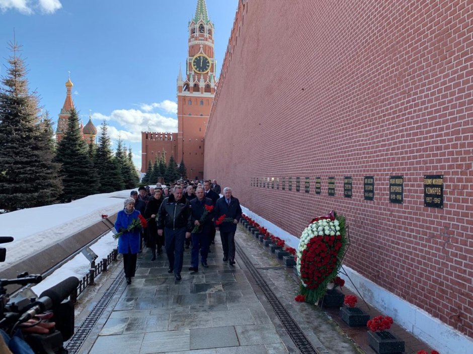 Некрополь у кремлёвской стены Гагарин