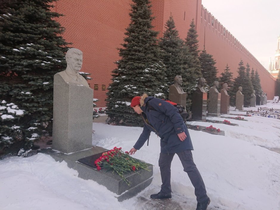 Могилы у кремлевской стены доступны
