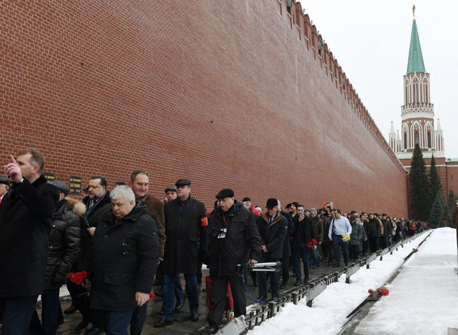 Братские могилы у кремлевской стены