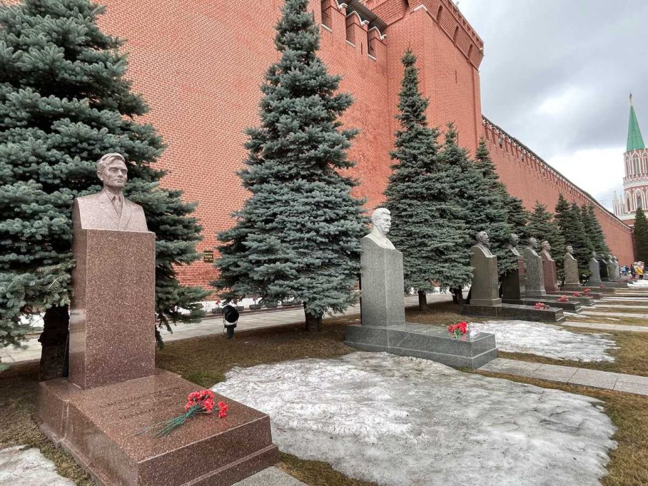 Возложение у кремлевской стены маршалу Еременко