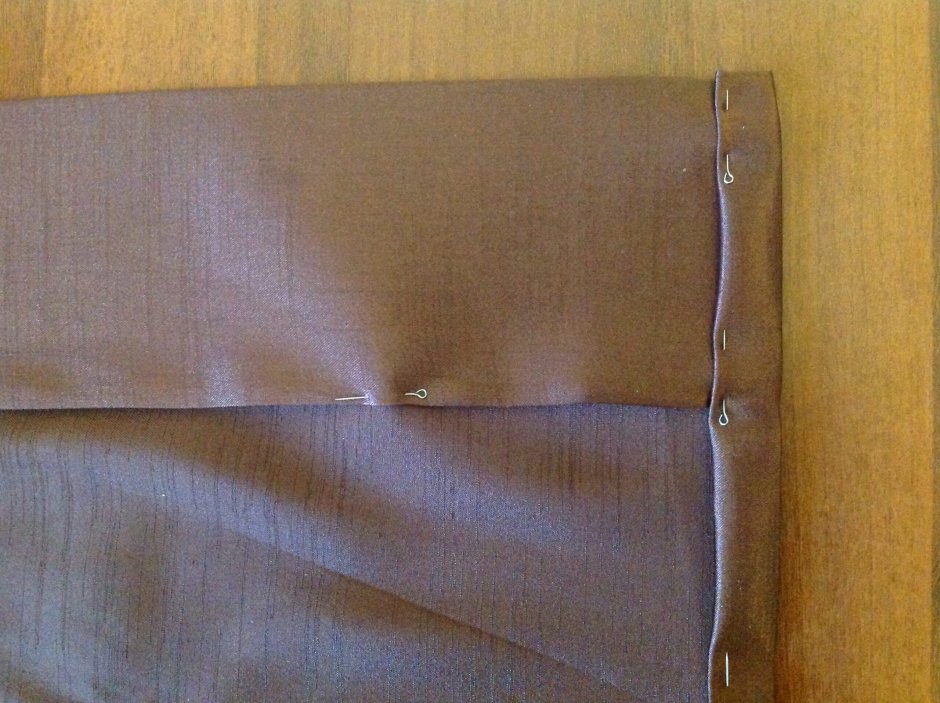 Швейная машинка с тканью