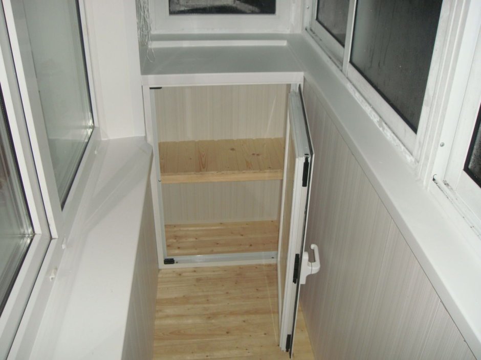 Алюминиевый шкаф на балкон