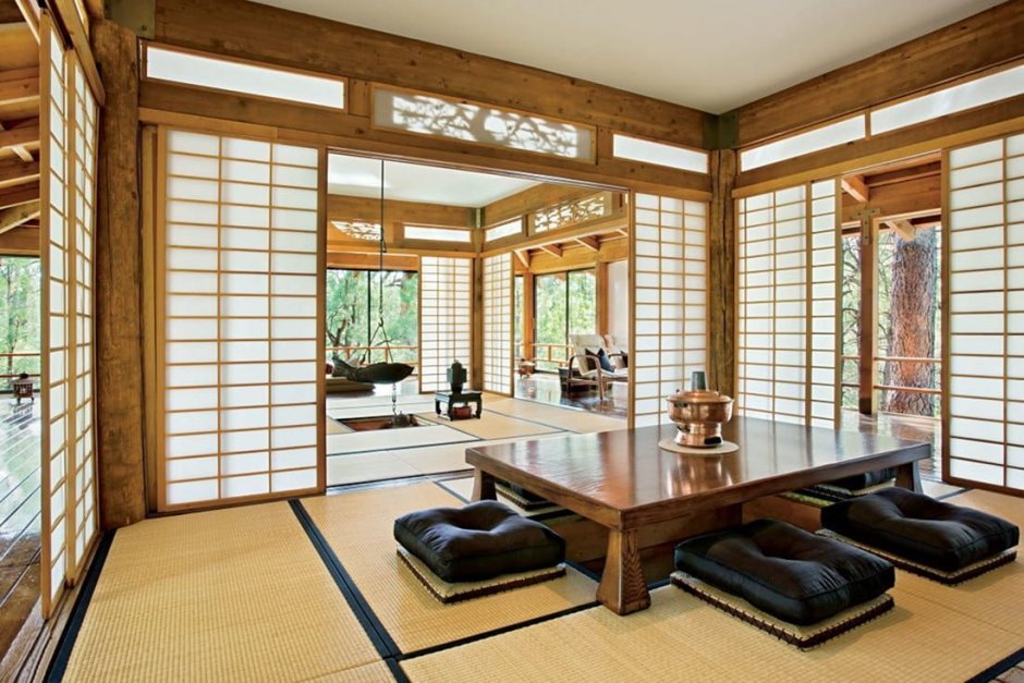Обеденный стол в японском стиле
