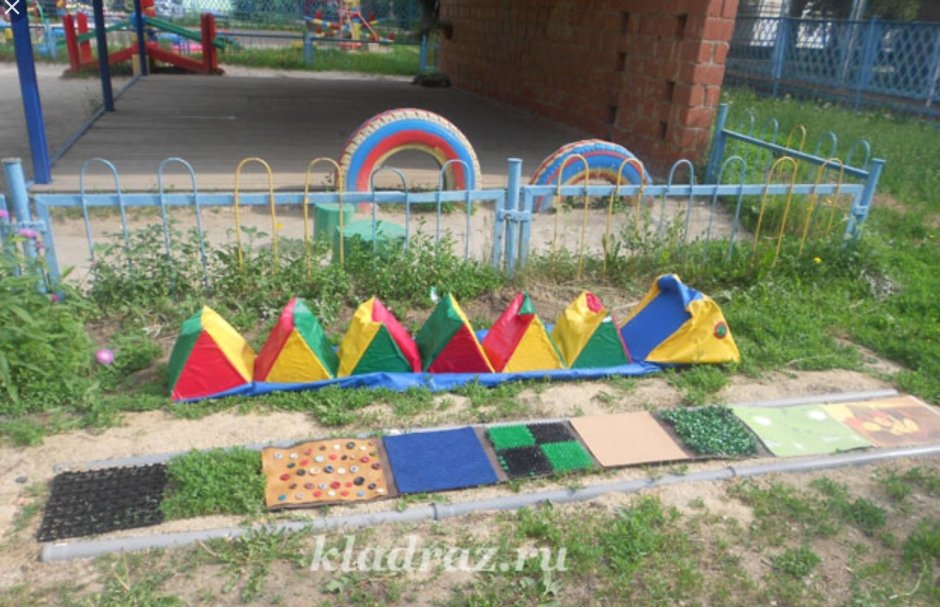 Украшение детской площадки в детском саду летом