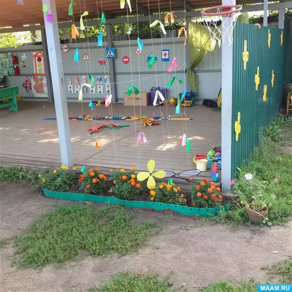 Бизиборд на участке детского сада