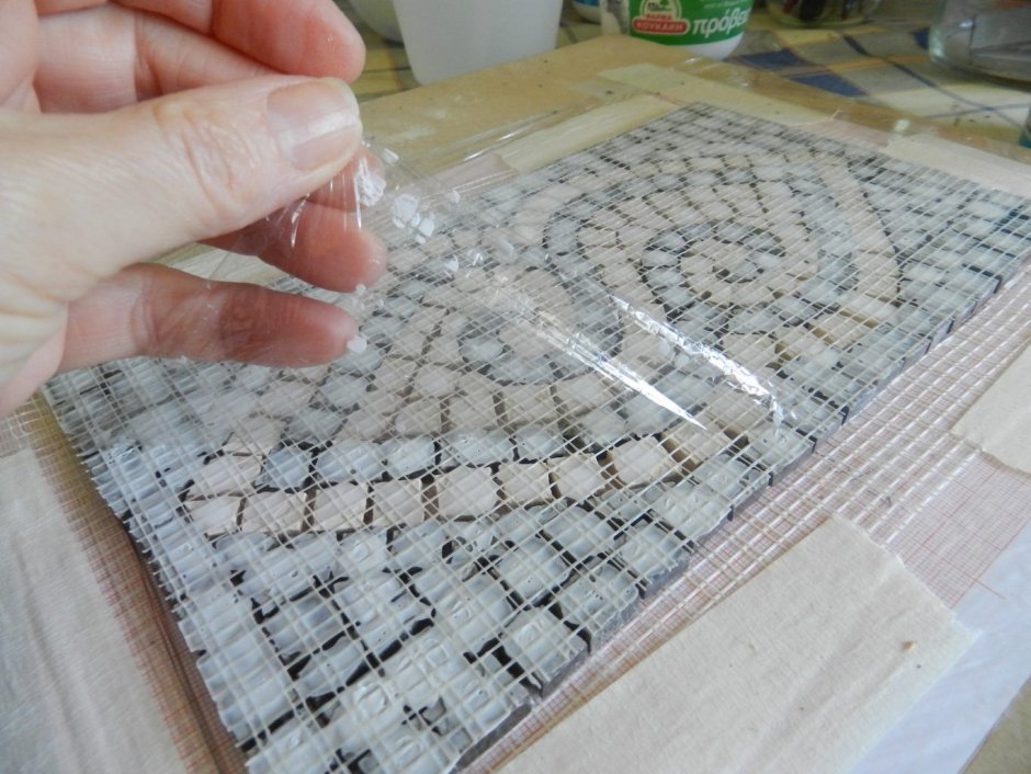 Мозаичное панно на сетке