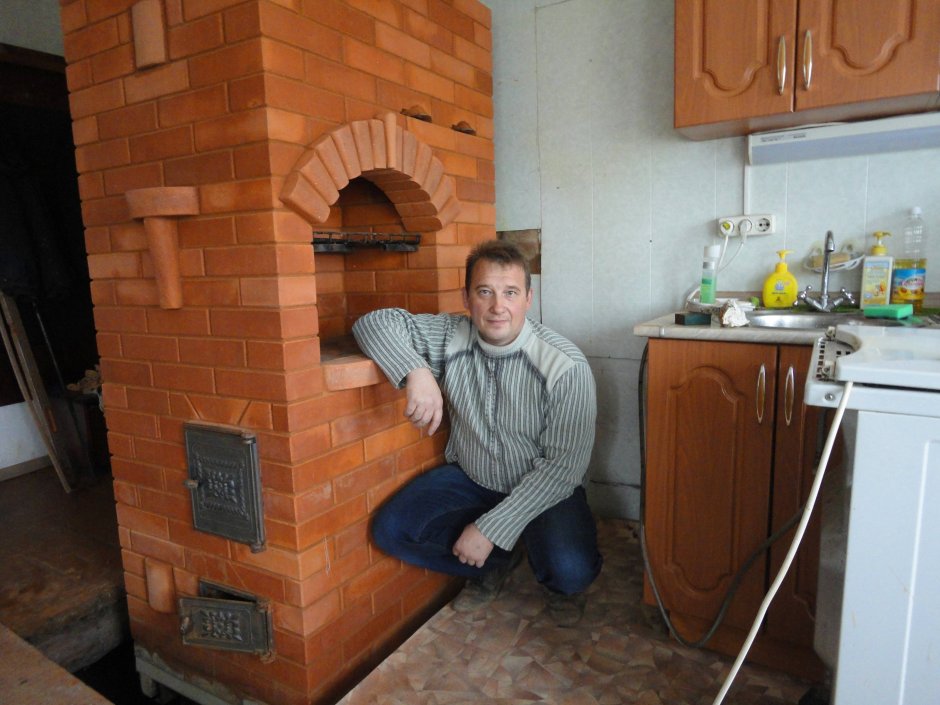 Печь в доме из кирпича