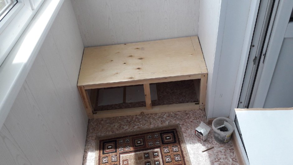Каркас ящика для хранения на балконе