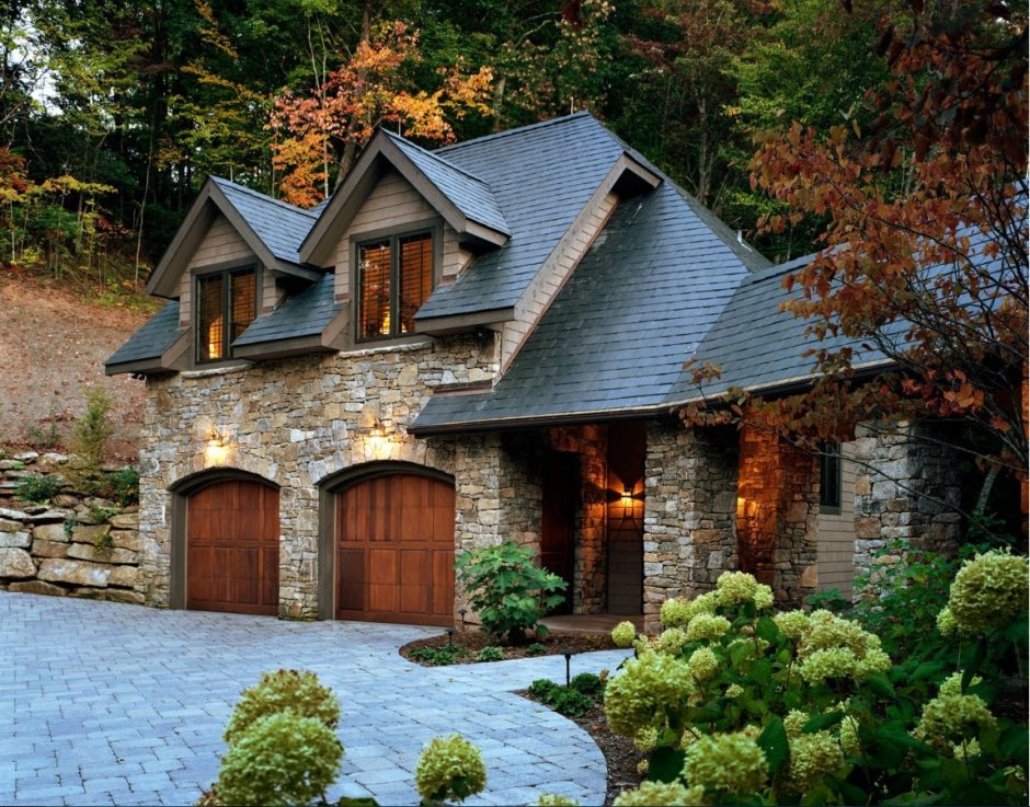 Красивые каменные дома