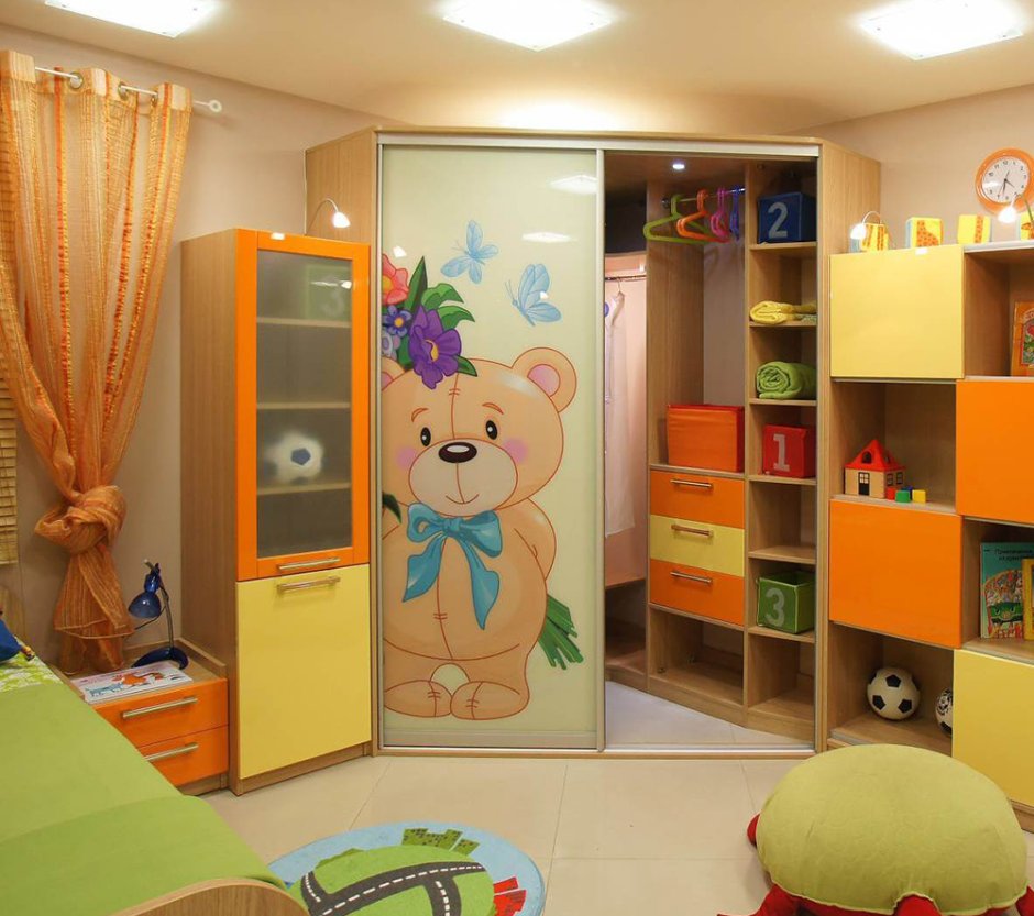 Шкаф в детскую комнату для двоих