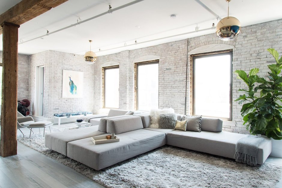 Белый лофт гостиная