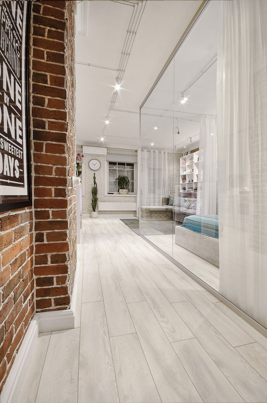 Квартира в стиле лофт в белом цвете