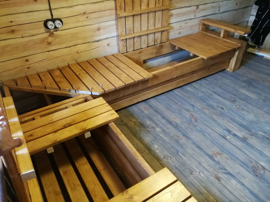 Резной кухонный уголок