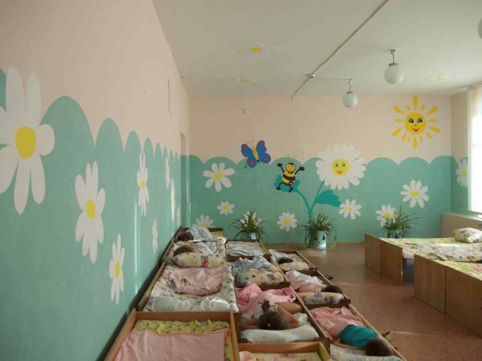 Интерьер спальни в детском саду