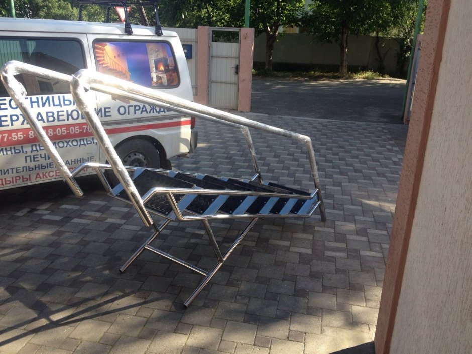 Лестница из нержавейки для пирса