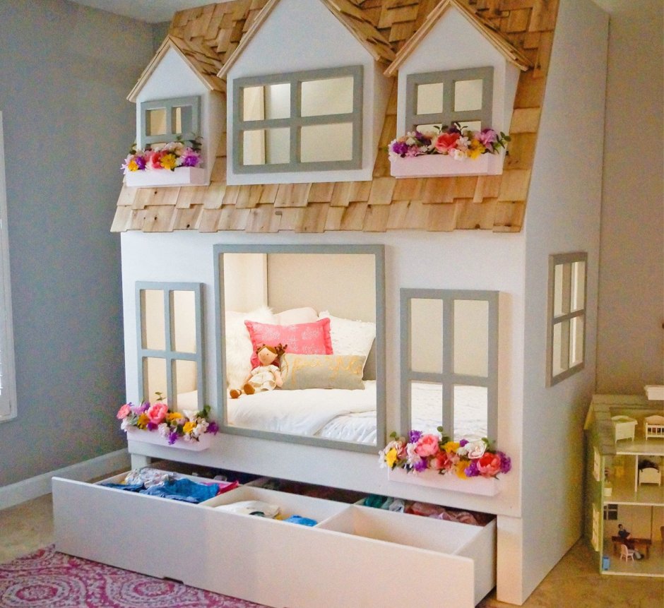 Маленький дом для детей в виде кровати