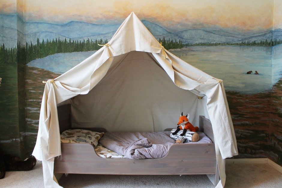 Палатка над кроватью