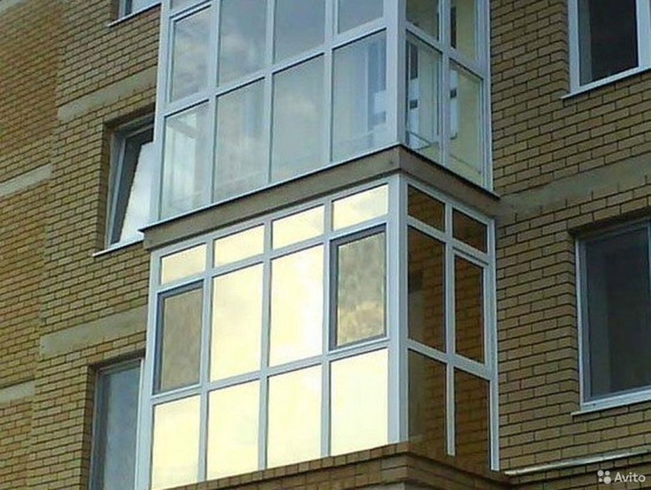 Зеркальное остекление балкона