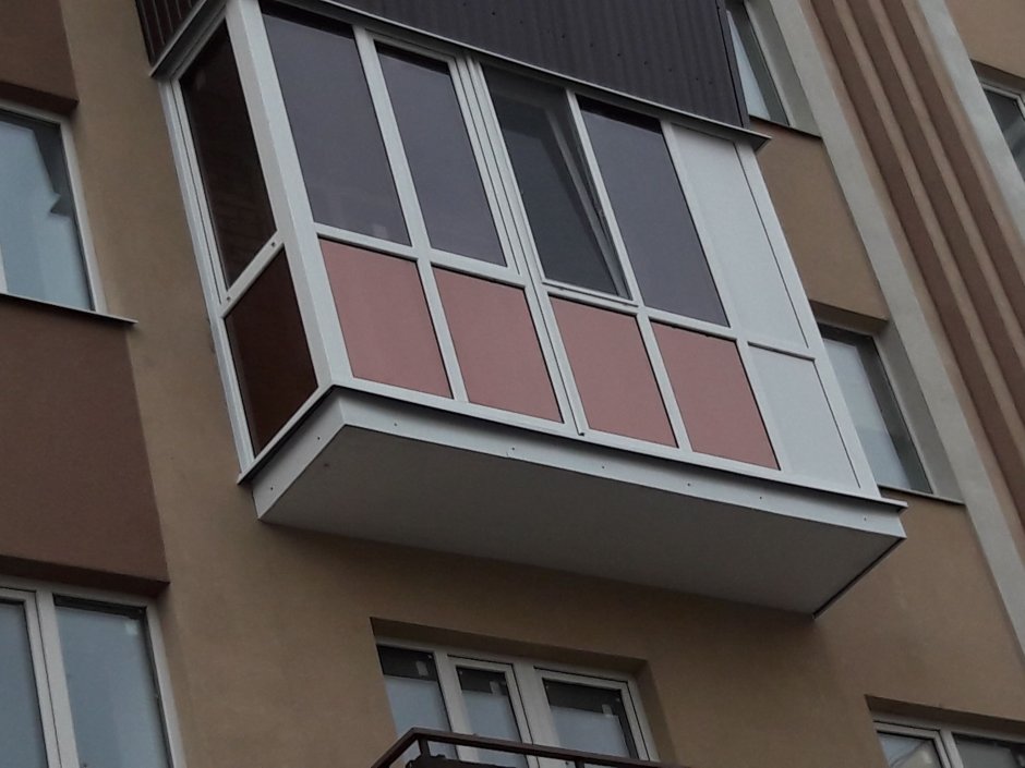 Тонированное остекление балкона