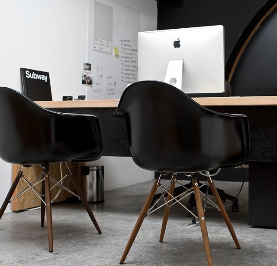 Кресло Eames черное