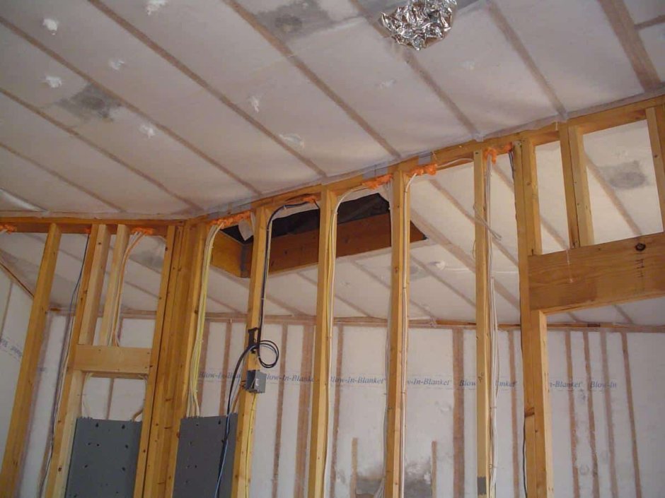 Теплоизоляция потолка в каркасном доме